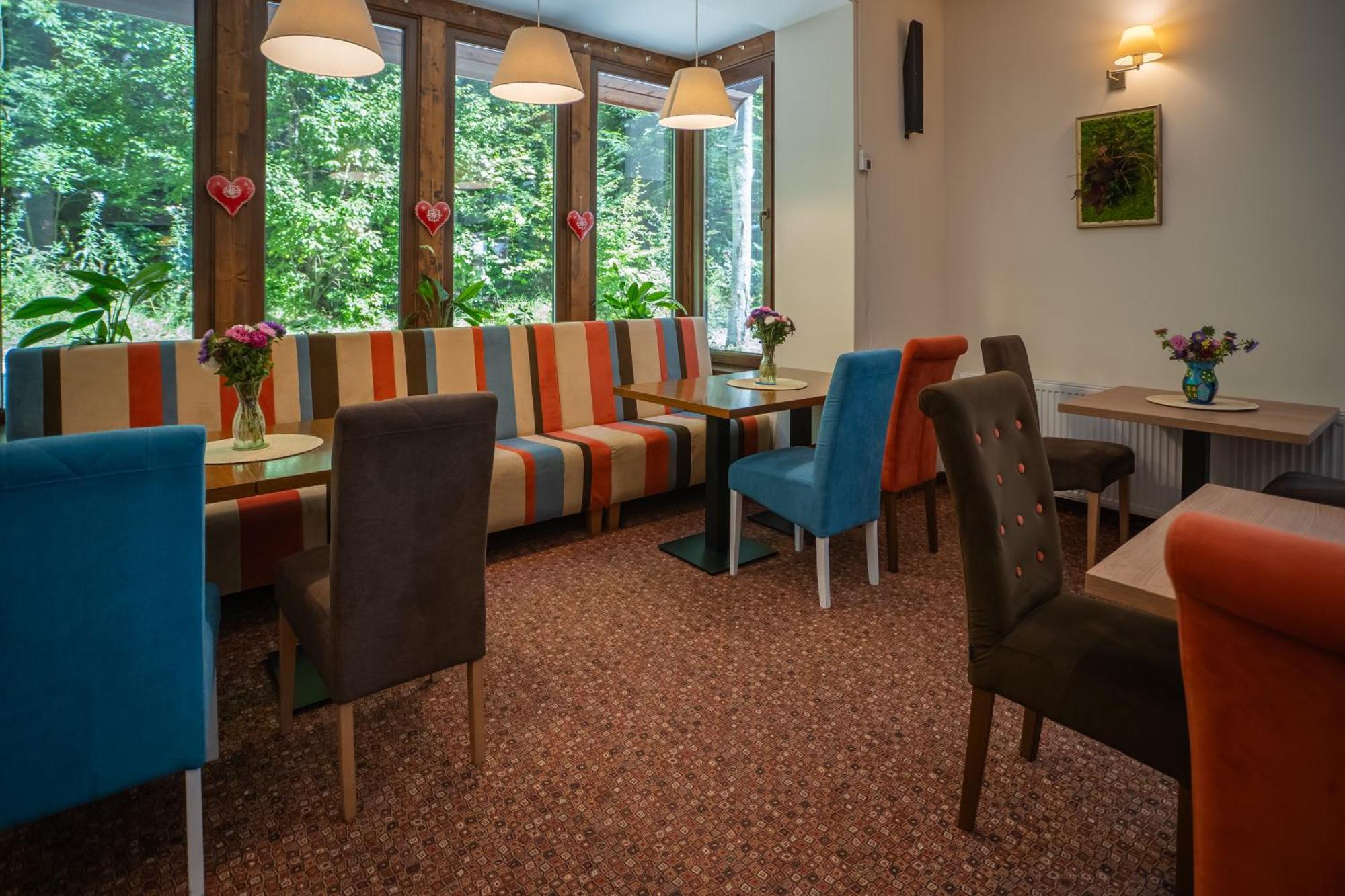 Opus Villa Sinaia Exterior foto Restaurant